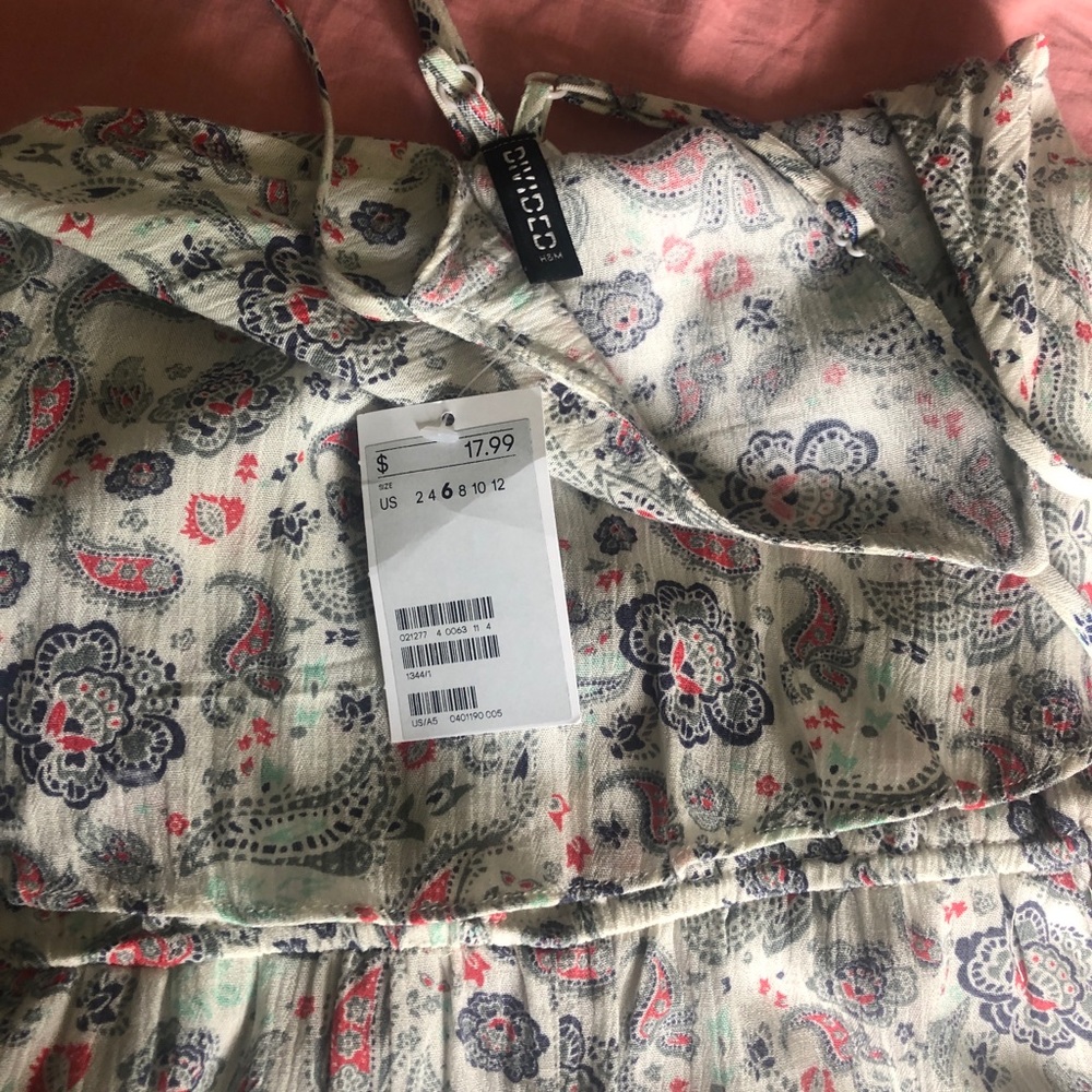 Romper - Picture 2 of 4